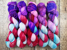 Load image into Gallery viewer, Fan Girl - Sparkle Singles - 4ply/Fingering