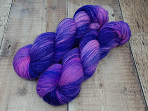 Electric Violet - Mashanino MCN - 4ply/Fingering