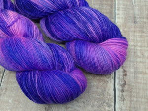 Electric Violet - Mashanino MCN - 4ply/Fingering